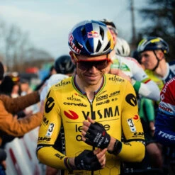 AGU 2024 Visma Lease A Bike Gloves 7 AGU 2024 Visma Lease A Bike Gloves -Nalini Cycling Gear 2024 Visma Lease A Bike Gloves rider3 44225.1710632854