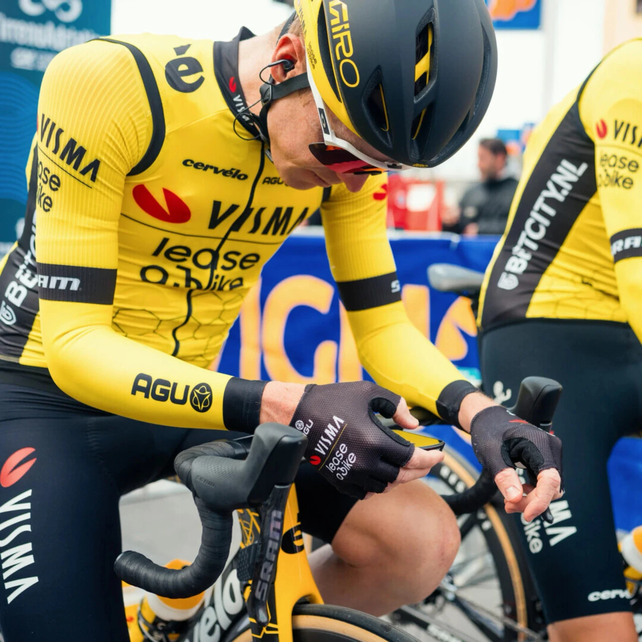 AGU 2024 Visma Lease A Bike Gloves 4 AGU 2024 Visma Lease A Bike Gloves - Image 2