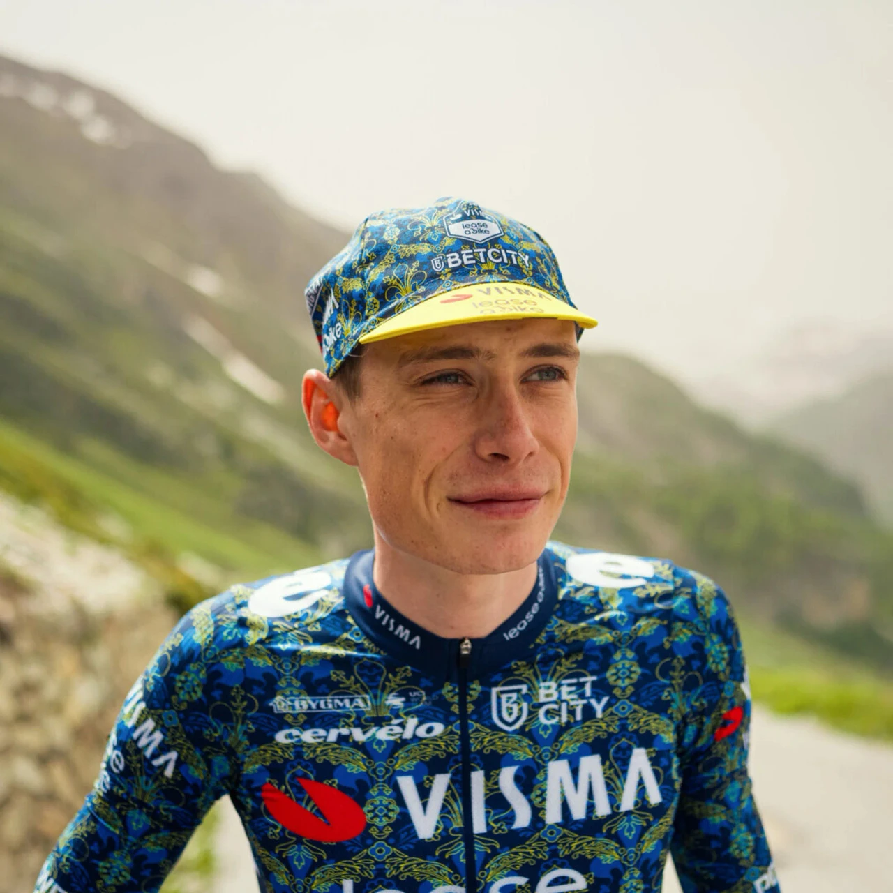 AGU 2024 Visma Lease A Bike Tour De France Renaissance Cap 4 AGU 2024 Visma Lease A Bike Tour De France Renaissance Cap - Image 2